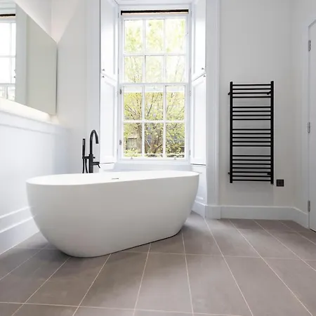 Dragon Luxury Serviced At Alva Street