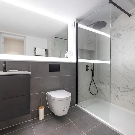 Dragon Luxury Serviced At Alva Street