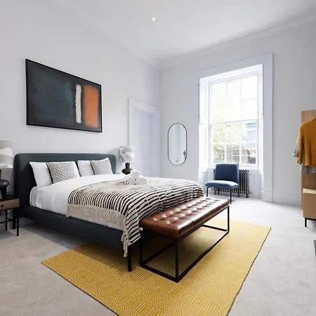 Appartamento Dragon Luxury Serviced At Alva Street Edimburgo