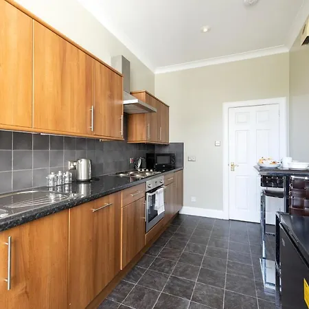 Altido West Nicolson Street Апартаменты Эдинбург