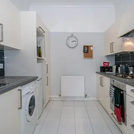 Pass The Keys Renovated 2bed Flat In Quiet Area Near The Meadows Edinburgh