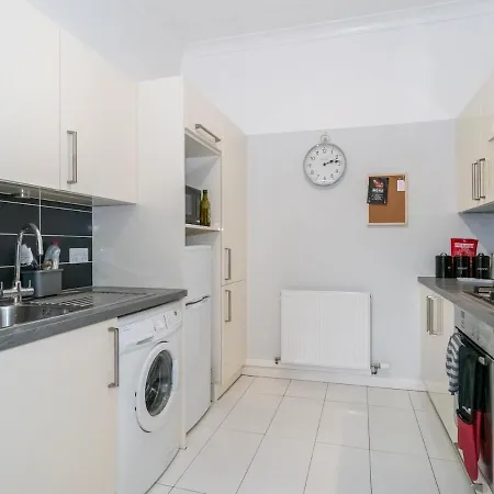 Pass The Keys Renovated 2bed Flat In Quiet Area Near The Meadows Edinburgh