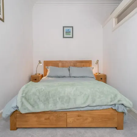 公寓 Pass The Keys Renovated 2bed Flat In Quiet Area Near The Meadows *