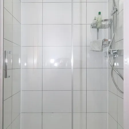 Pass The Keys Renovated 2bed Flat In Quiet Area Near The Meadows