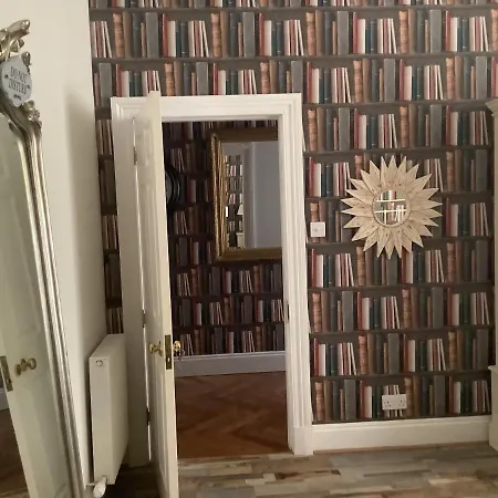 A In The City - West 4*