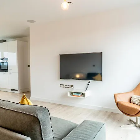 Pass The Keys Beautiful 2-Bd Penthouse With Amazing Views * Edinburgh