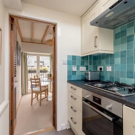 Joivy Charming Mews Flat Near The Dean Bridge *