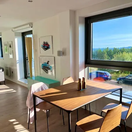 Beautiful Modern Sea-side In The Edinburg