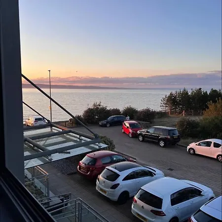 Beautiful Modern Sea-side In The Apartmán