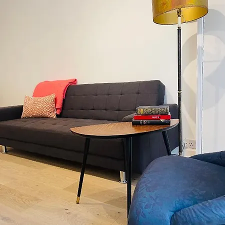 Ground Floor 1 Bedroom Flat In The Centre Apartment