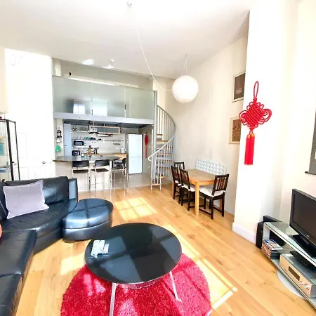 Royal Mile Mansions By Edynburg