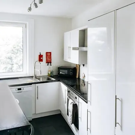 Peaceful 2 Bedroom In Prestonfield With Arthurs Seat Views