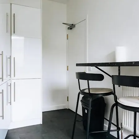Apartment Peaceful 2 Bedroom In Prestonfield With Arthurs Seat Views