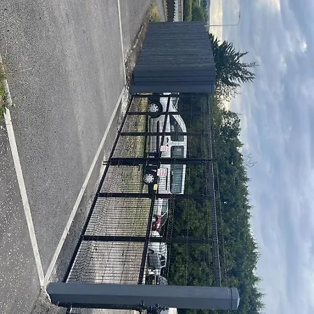 4 Bed Near Airport * إدنبرة