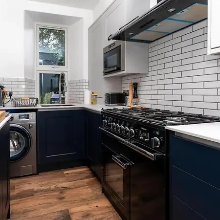 Tatil Evi Lovely 1 Bedroom Townhouse In Leith With Garden *
