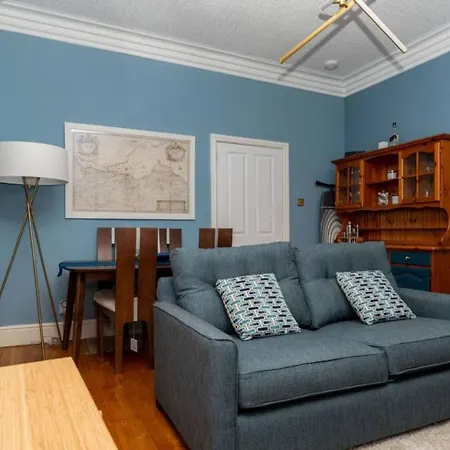 Tatil Evi Lovely 1 Bedroom Townhouse In Leith With Garden