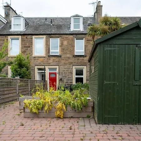 Lovely 1 Bedroom Townhouse In Leith With Garden Tatil Evi Edinburgh