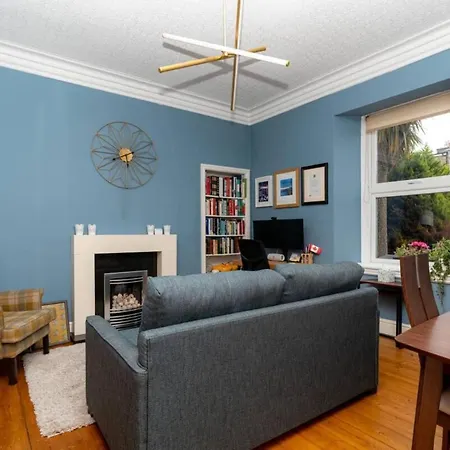 Lovely 1 Bedroom Townhouse In Leith With Garden Edinburgh