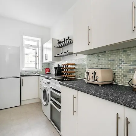 The Amazing Learmonth Court Near Stockbridge 3 Bedrooms Edinburgh