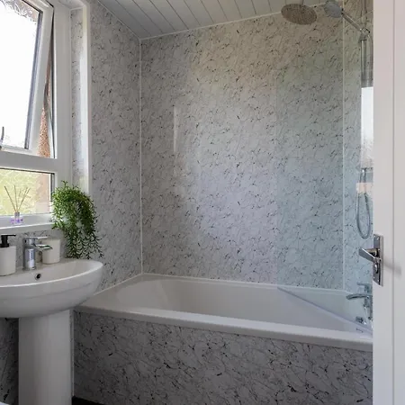 Lovely 2-bed Upper In Kirkliston Edi Airport Édimbourg