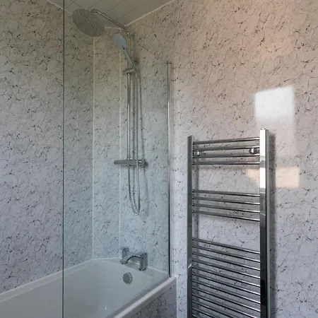 Lovely 2-bed Upper In Kirkliston Edi Airport Appartement