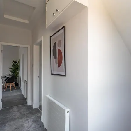 Lovely 2-bed Upper In Kirkliston Edi Airport