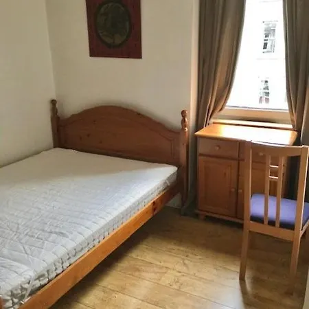 Appartement One Bed Room Flat With One Kind Size Bed And One Sofa Bed