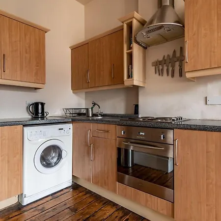 Watson Crescent Apartment *