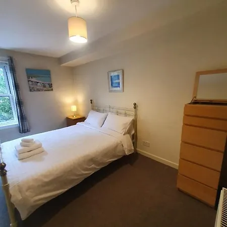 3 Bedrooms Flat In Central Old Town , Grassmarket Heart Of Flat Sleeps 6 , Eh1 Apartment Edinburgh