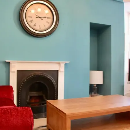 Modern 3 Bedroom Flat Close To Center Apartment Edinburgh