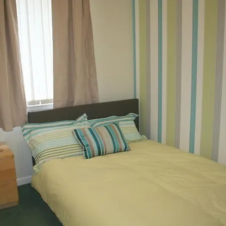 Apartment Bryson Road