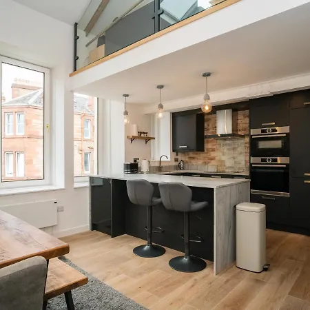 2bd Loft Style - - Free Parking - Pass The Keys *