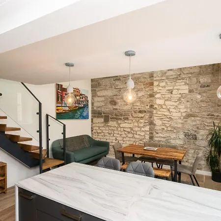 Lägenhet Pass The Keys Stunning 3 Bed Loft Style With Free Parking Edinburg