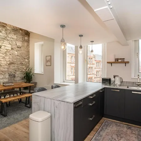 Appartamento 2bd Loft Style - - Free Parking - Pass The Keys *