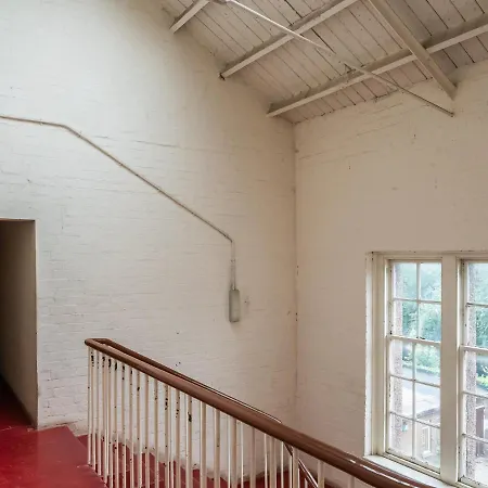 2bd Loft Style - - Free Parking - Pass The Keys *