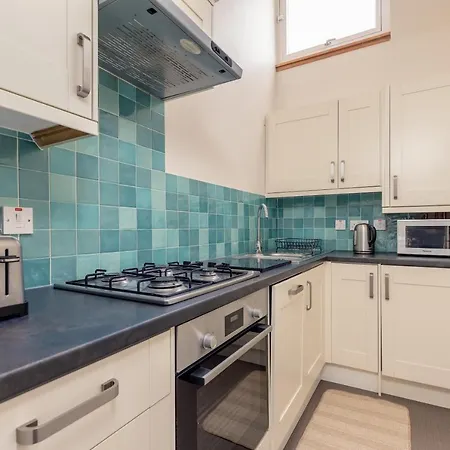 Joivy Charming Mews Flat Near The Dean Bridge *
