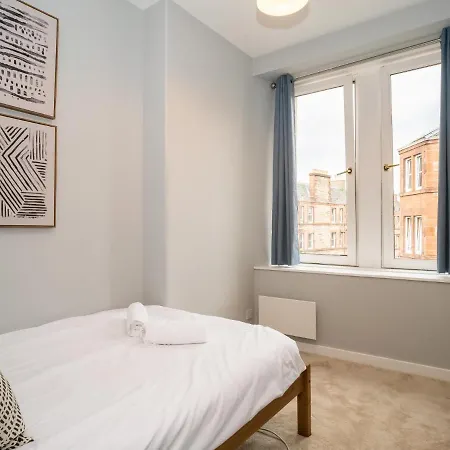 2bd Loft Style - - Free Parking - Pass The Keys *