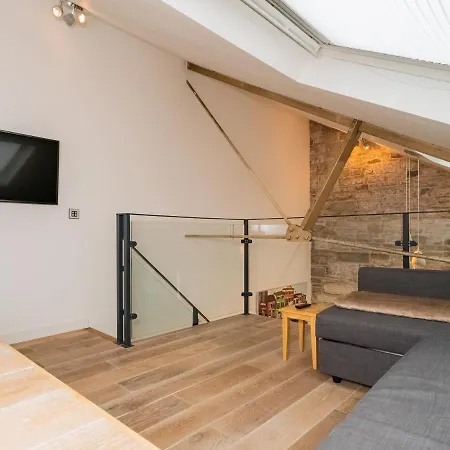 Apartman 2bd Loft Style - - Free Parking - Pass The Keys