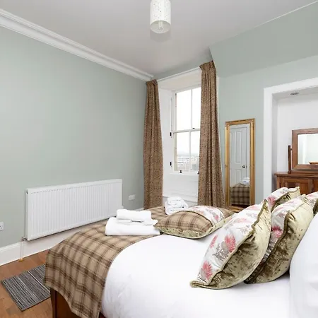 Joivy Cozy Near Castle Apartamento *