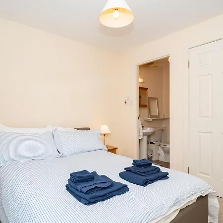 Pass The Keys Chic 2bed Flat With Stunning Views And Free Parking