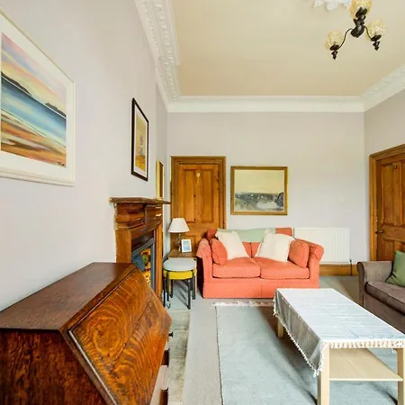 Daire Guestready - Relaxing Flat W Views To Holyrood Park Edinburgh