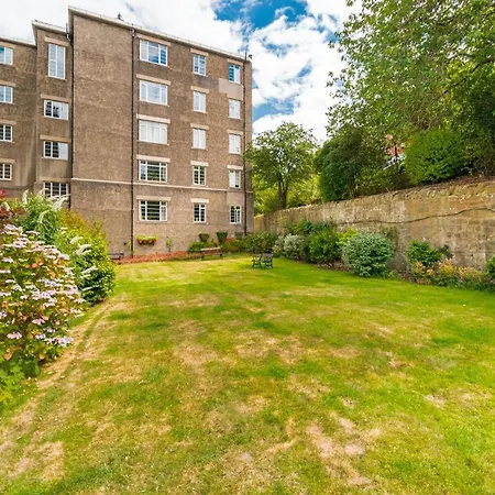 The Amazing Learmonth Court Near Stockbridge 3 Bedrooms Apartment