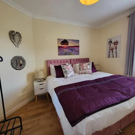 Apartment 4 Bedrooms By Sensational Short Lets & Serviced Edinburgh