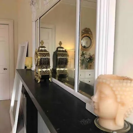 Beautiful Georgian New Town Flat *