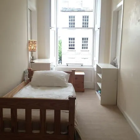 Apartment Beautiful Georgian New Town Flat *