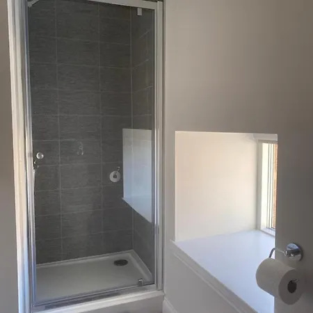 Luxurious 3 Bedroom With 2 Parking Spaces Holiday home Edinburgh