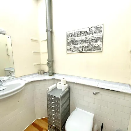 Royal Mile Mansions By