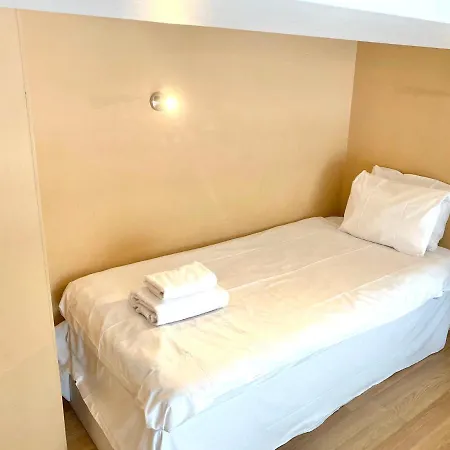 Royal Mile Mansions By