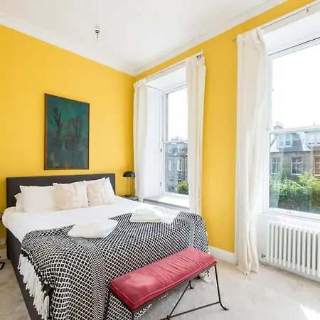 Stunning 2 Bedroom Flat In Trinity Apartment Edinburgh