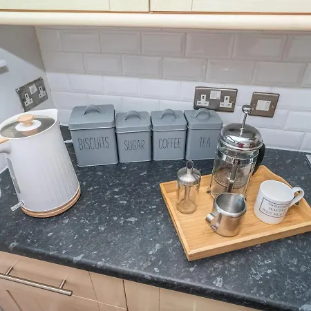 Newly Furnished 2bed Flat With Peaceful Views Apartment Edinburgh